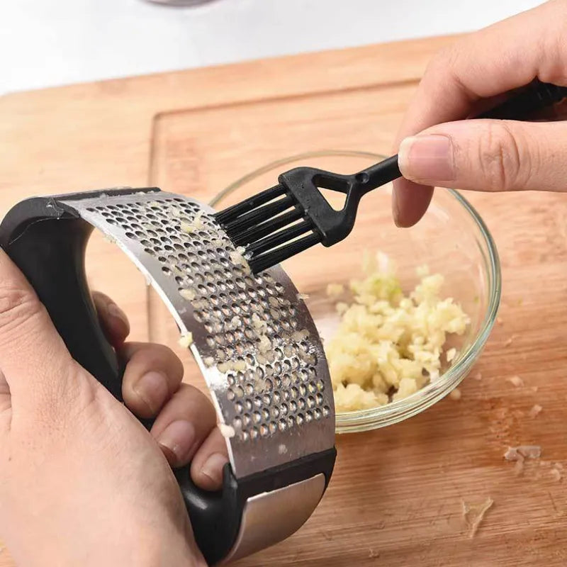 Stainless Steel Garlic Press: Kitchen Gadget