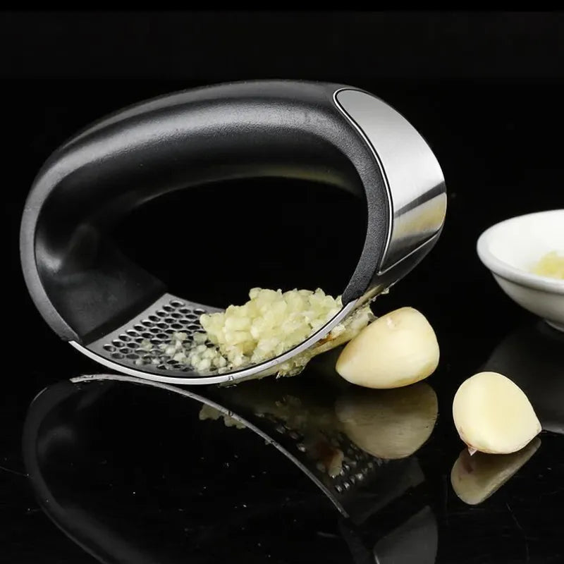 Stainless Steel Garlic Press: Kitchen Gadget